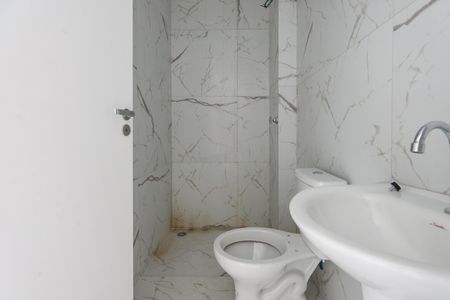 Banheiro de kitnet/studio para alugar com 1 quarto, 31m² em Jardim Clementino, Taboão da Serra