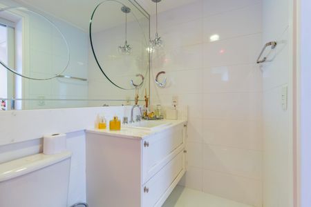 Apartamento à venda com 205m², 3 quartos e 4 vagasBanheiro - Suíte 1