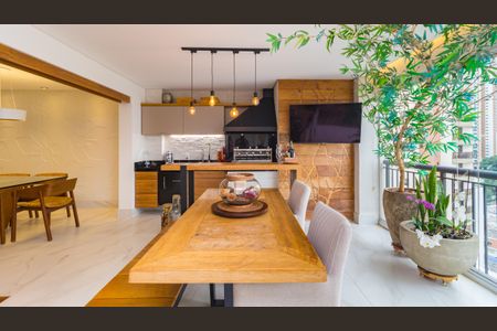 Apartamento à venda com 205m², 3 quartos e 4 vagasVaranda