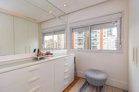 Apartamento à venda com 205m², 3 quartos e 4 vagasQuarto - Closet