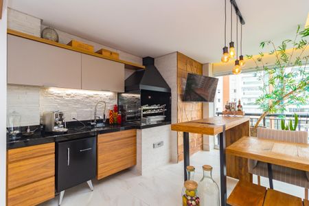 Apartamento à venda com 205m², 3 quartos e 4 vagasDetalhe - Varanda