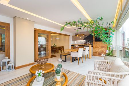 Apartamento à venda com 205m², 3 quartos e 4 vagasVaranda