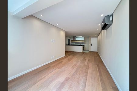Sala de apartamento à venda com 3 quartos, 94m² em Vila Olímpia, São Paulo