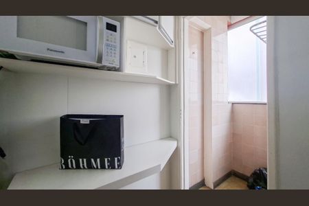 Cozinha e Área de Serviço de apartamento para alugar com 1 quarto, 69m² em Lourdes, Belo Horizonte
