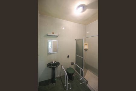 Banheiro da Suíte 1 de casa para alugar com 3 quartos, 200m² em Floresta, Nova Iguaçu