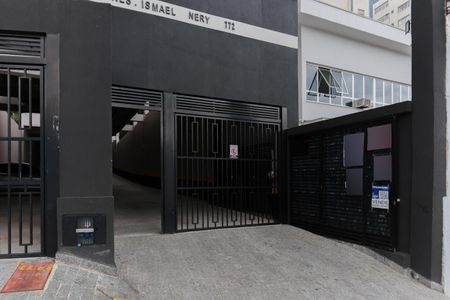 Apartamento à venda com 44m², 2 quartos e 1 vagaFachada do condomínio + plaquinha