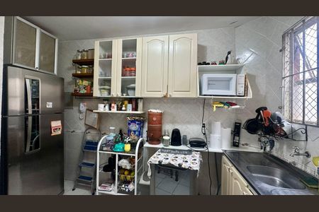 Apartamento à venda com 160m², 4 quartos e 2 vagasCozinha 