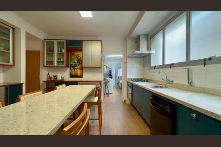 Apartamento à venda com 216m², 3 quartos e 2 vagas Apartamento à venda com 216m², 3 quartos e 2 vagasCozinha