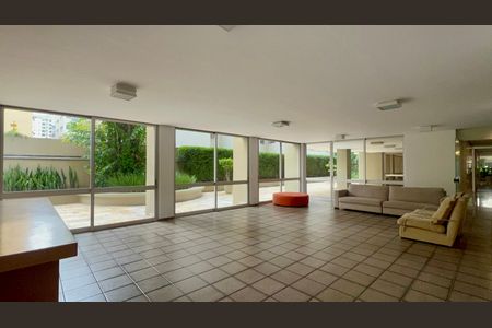 Apartamento à venda com 216m², 3 quartos e 2 vagas Apartamento à venda com 216m², 3 quartos e 2 vagasSalão de Festas