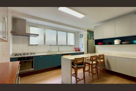 Apartamento à venda com 216m², 3 quartos e 2 vagas Apartamento à venda com 216m², 3 quartos e 2 vagasCozinha