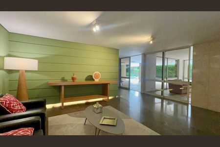 Apartamento à venda com 216m², 3 quartos e 2 vagas Apartamento à venda com 216m², 3 quartos e 2 vagasHall de entrada