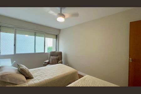 Apartamento à venda com 216m², 3 quartos e 2 vagas Apartamento à venda com 216m², 3 quartos e 2 vagasQuarto 1