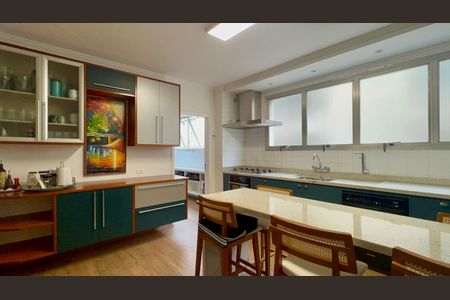 Apartamento à venda com 216m², 3 quartos e 2 vagas Apartamento à venda com 216m², 3 quartos e 2 vagasCozinha