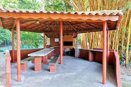 Apartamento para alugar com 48m², 2 quartos e 1 vaga Apartamento para alugar com 48m², 2 quartos e 1 vagaÁrea comum - Churrasqueira