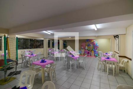 Apartamento para alugar com 48m², 2 quartos e 1 vaga Apartamento para alugar com 48m², 2 quartos e 1 vagaÁrea comum - Salão de festas