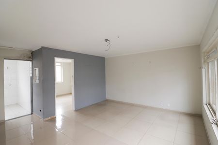 Casa à venda com 170m², 4 quartos e 2 vagas Casa à venda com 170m², 4 quartos e 2 vagasSala