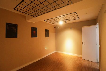 Casa à venda com 170m², 4 quartos e 2 vagas Casa à venda com 170m², 4 quartos e 2 vagasEscritório