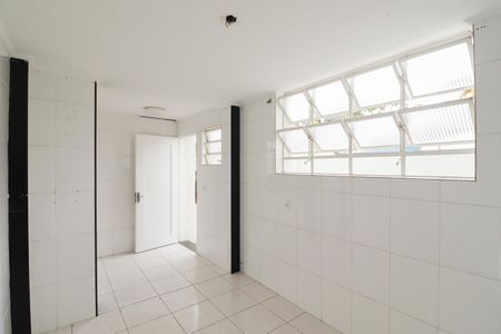 Casa à venda com 170m², 4 quartos e 2 vagas Casa à venda com 170m², 4 quartos e 2 vagasCozinha