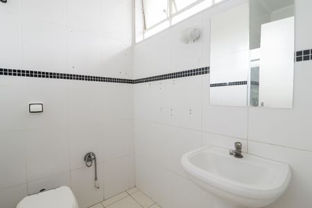 Casa à venda com 170m², 4 quartos e 2 vagas Casa à venda com 170m², 4 quartos e 2 vagasBanheiro da Suíte