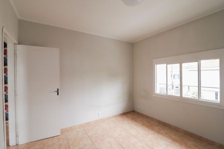 Casa à venda com 170m², 4 quartos e 2 vagas Casa à venda com 170m², 4 quartos e 2 vagasQuarto 2