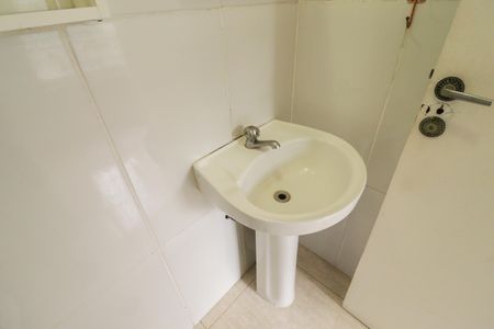 Casa à venda com 170m², 4 quartos e 2 vagas Casa à venda com 170m², 4 quartos e 2 vagasLavabo