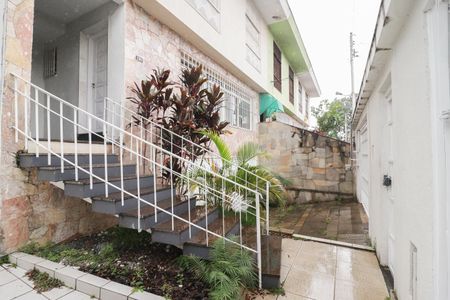 Casa à venda com 170m², 4 quartos e 2 vagas Casa à venda com 170m², 4 quartos e 2 vagasEntrada