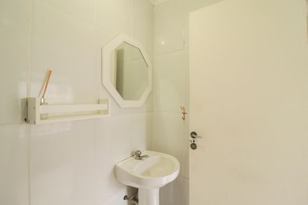 Casa à venda com 170m², 4 quartos e 2 vagas Casa à venda com 170m², 4 quartos e 2 vagasLavabo