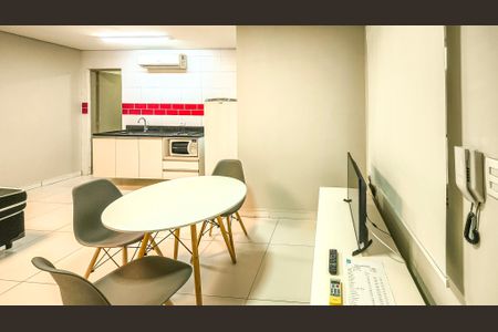 Sala de kitnet/studio para alugar com 1 quarto, 24m² em Socorro, São Paulo