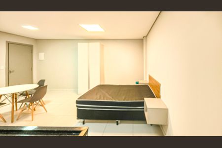 Quarto  de kitnet/studio para alugar com 1 quarto, 24m² em Socorro, São Paulo