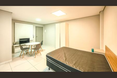 Quarto  de kitnet/studio para alugar com 1 quarto, 24m² em Socorro, São Paulo