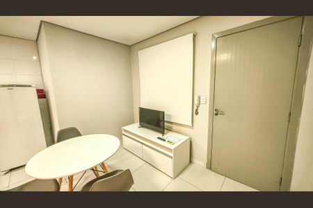 Sala de kitnet/studio para alugar com 1 quarto, 24m² em Socorro, São Paulo