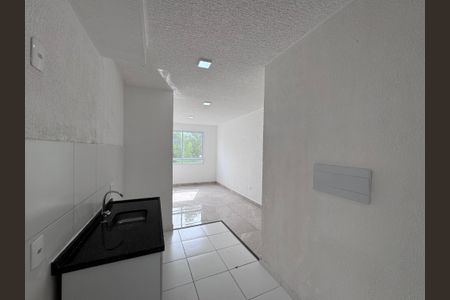 Apartamento para alugar com 43m², 2 quartos e sem vaga Apartamento para alugar com 43m², 2 quartos e sem vagaCozinha e Área de Serviço