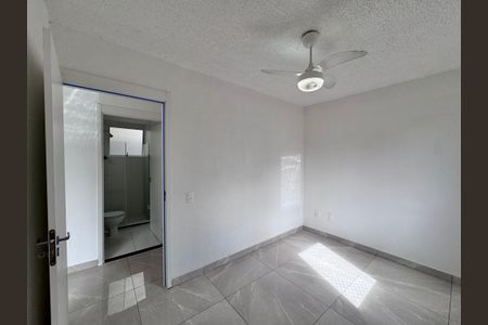 Quarto 1 de apartamento para alugar com 2 quartos, 43m² em Vargem Pequena, Rio de Janeiro