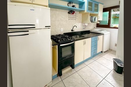 Casa de condomínio para alugar com 100m², 3 quartos e 2 vagasCozinha