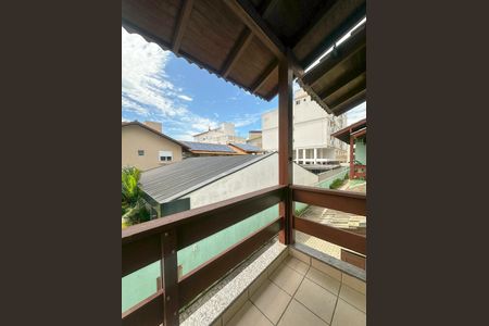 Casa de condomínio para alugar com 100m², 3 quartos e 2 vagasVaranda