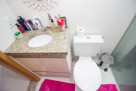 Apartamento à venda com 48m², 2 quartos e 2 vagasBanheiro Social