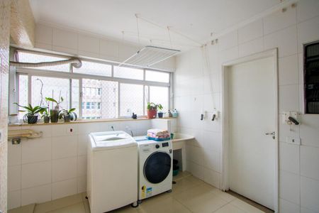 Apartamento à venda com 197m², 3 quartos e 1 vagaÁrea de serviço