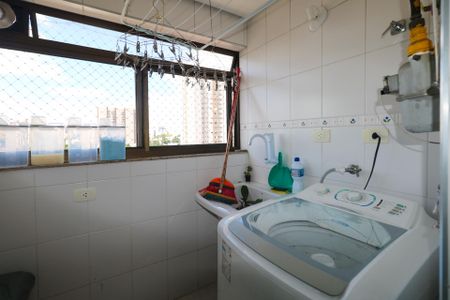 Apartamento para alugar com 64m², 2 quartos e 1 vagaÁrea de Serviço