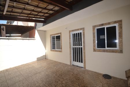 Casa para alugar com 90m², 2 quartos e 1 vagaQuintal