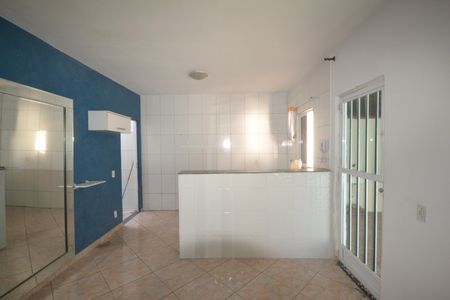 Casa para alugar com 90m², 2 quartos e 1 vagaSala