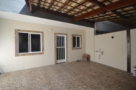Casa para alugar com 90m², 2 quartos e 1 vagaQuintal