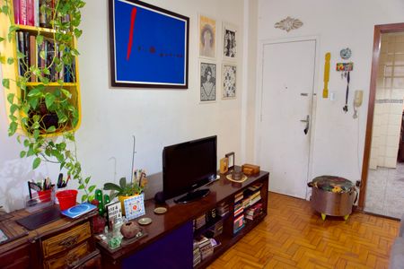 Apartamento à venda com 105m², 3 quartos e 1 vaga Apartamento à venda com 105m², 3 quartos e 1 vagaSala