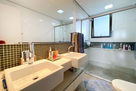 Apartamento à venda com 114m², 3 quartos e 2 vagasBanheiro da Suíte 1