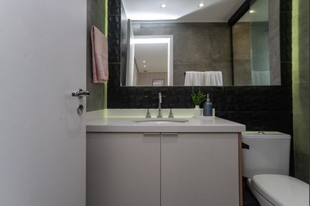 Apartamento à venda com 105m², 2 quartos e 2 vagasBanheiro do quarto 1 Suíte