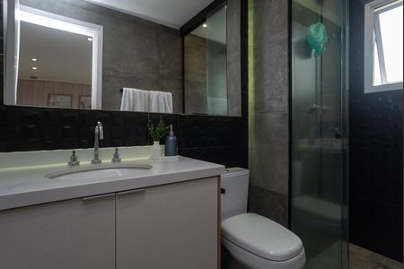 Apartamento à venda com 105m², 2 quartos e 2 vagasBanheiro do quarto 1 Suíte