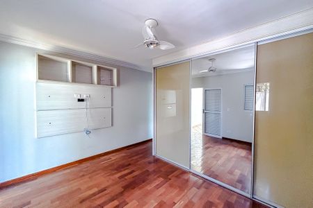 Casa para alugar com 180m², 3 quartos e 3 vagasSuíte 2