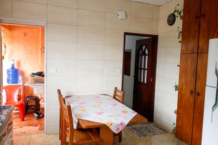 Casa à venda com 162m², 2 quartos e 2 vagas Casa à venda com 162m², 2 quartos e 2 vagasCozinha