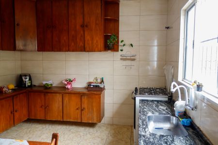 Casa à venda com 162m², 2 quartos e 2 vagas Casa à venda com 162m², 2 quartos e 2 vagasCozinha