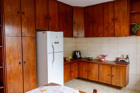 Casa à venda com 162m², 2 quartos e 2 vagas Casa à venda com 162m², 2 quartos e 2 vagasCozinha