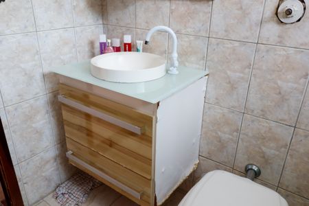 Casa à venda com 162m², 2 quartos e 2 vagas Casa à venda com 162m², 2 quartos e 2 vagasBanheiro